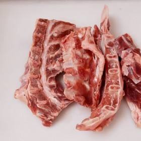 Kości z kozy mięsne (folia spożywcza ok 1kg)